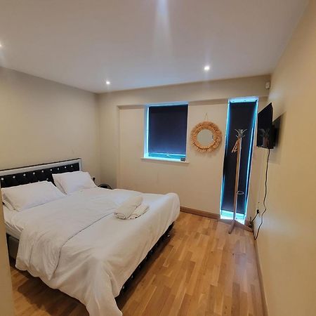 2 Bedrooms, 2 Bathrooms Stunning Penthouse City View Bradford  Kültér fotó