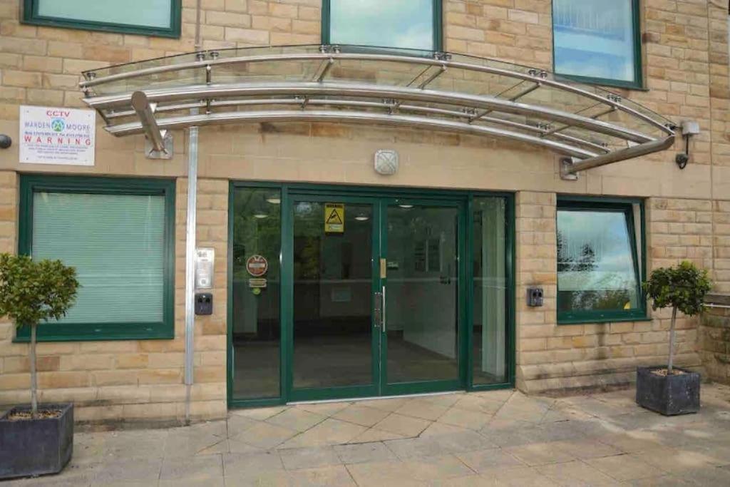 2 Bedrooms, 2 Bathrooms Stunning Penthouse City View Bradford  Kültér fotó