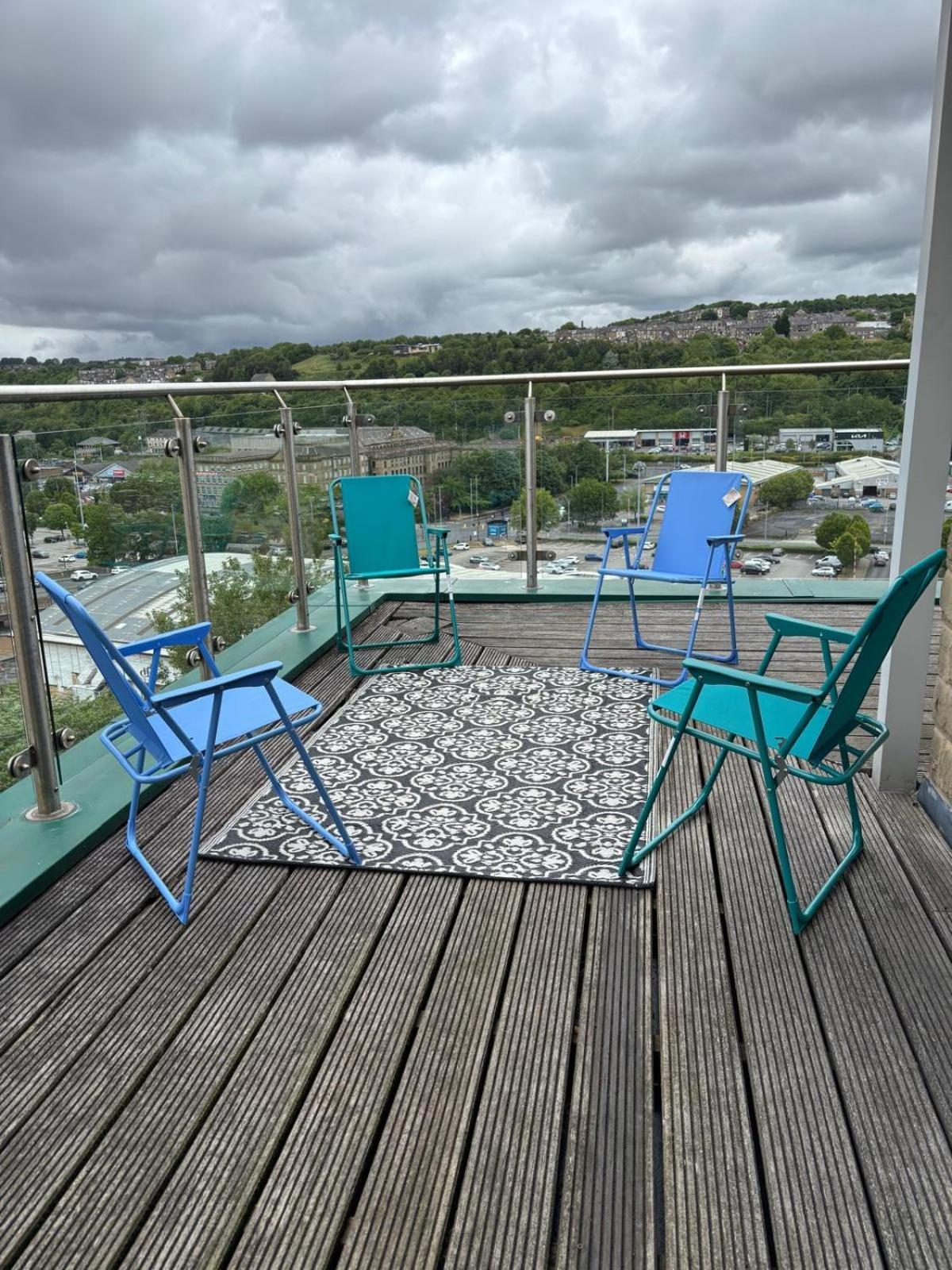 2 Bedrooms, 2 Bathrooms Stunning Penthouse City View Bradford  Kültér fotó